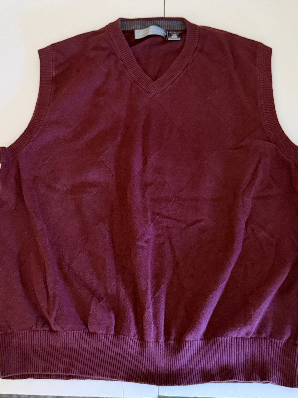 VINTAGE Oscar de la Renta 
Burgundy V-Neck Sweater Vest